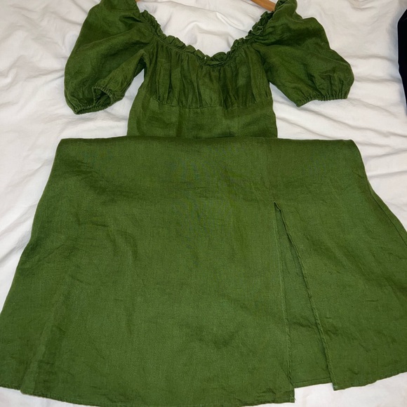 Reformation Jacqueline Linen Dress in Moss - Picture 5 of 7